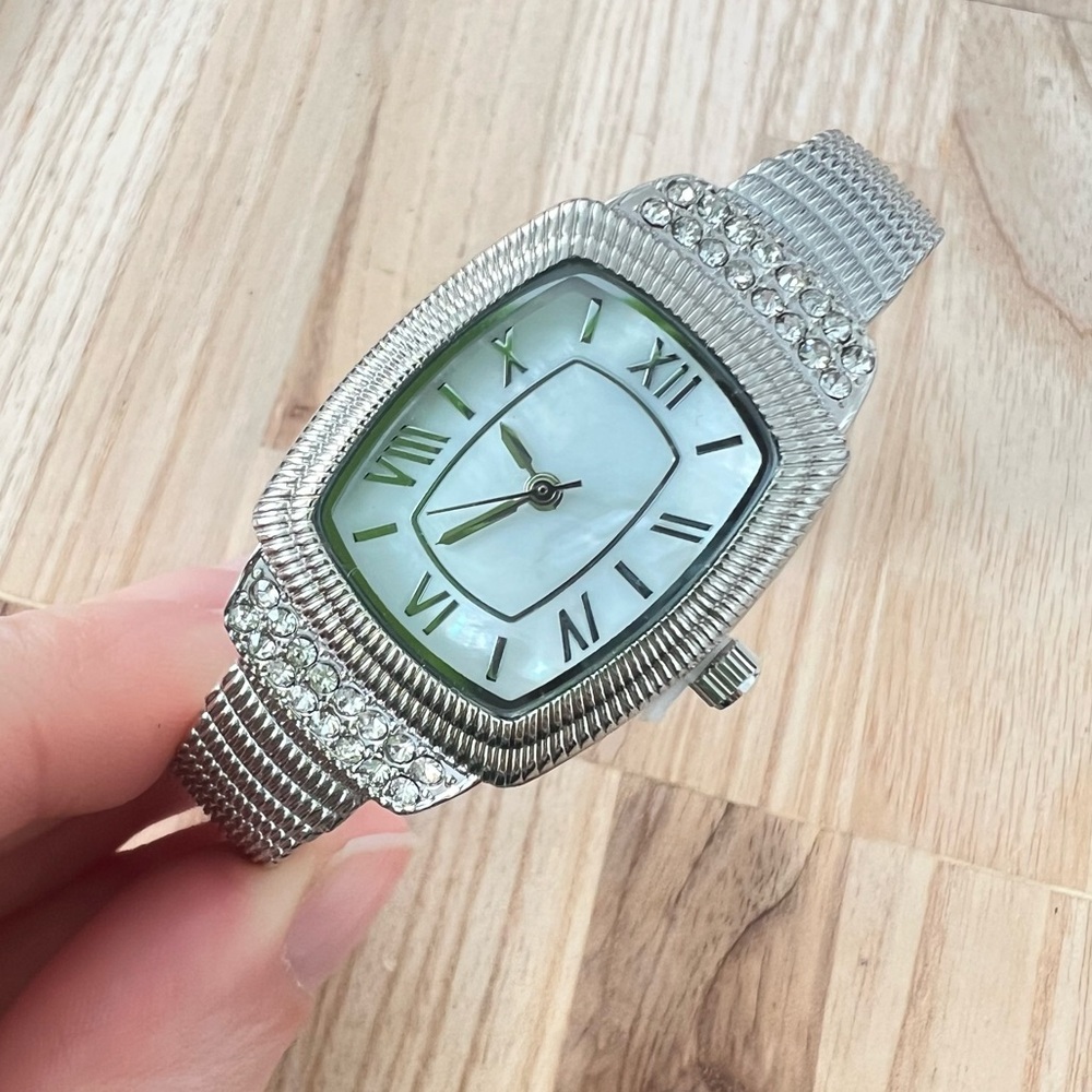 Unbranded ladies rectangular silver tone hinged cuff bracelet watch NEW BATTERY